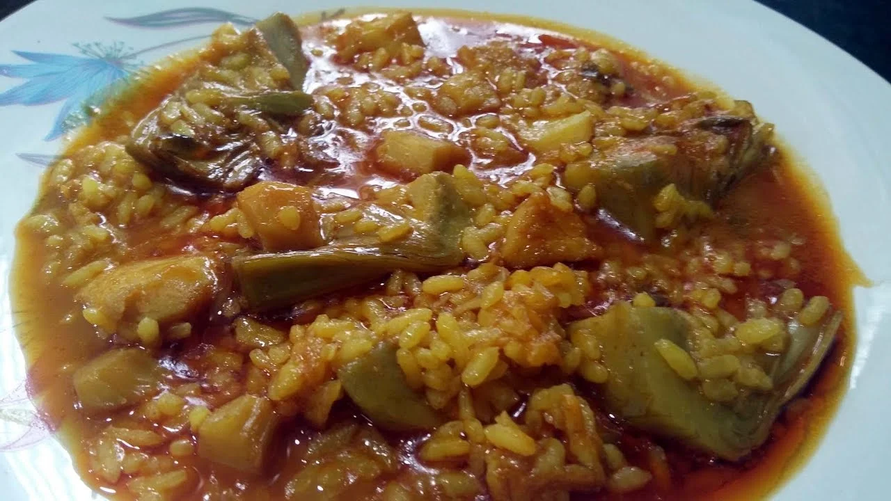Cómo hacer arroz con bacalao y alcachofas, al estilo de Mariaje